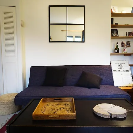 Апартаменты Charming Apartment In Belleville Париж