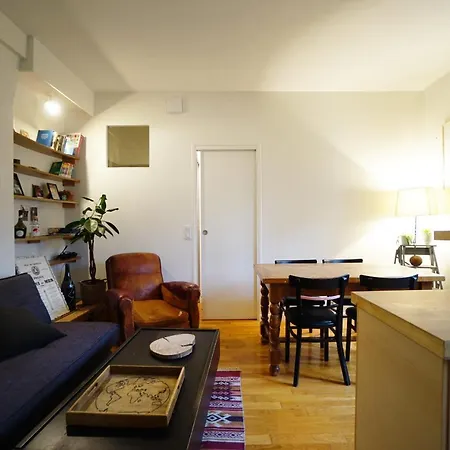 Charming Apartment In Belleville Апартаменты Париж