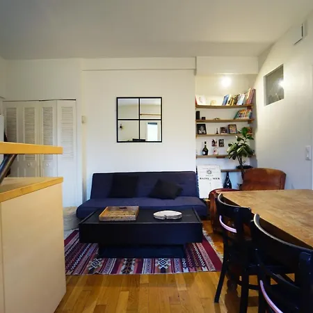 Апартаменты Charming Apartment In Belleville Париж