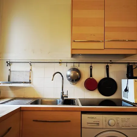 Charming Apartment In Belleville * Париж
